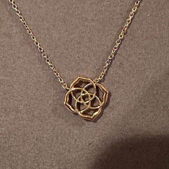 Kendra Scott necklace. New in box. Gold color - Picture 2 of 5